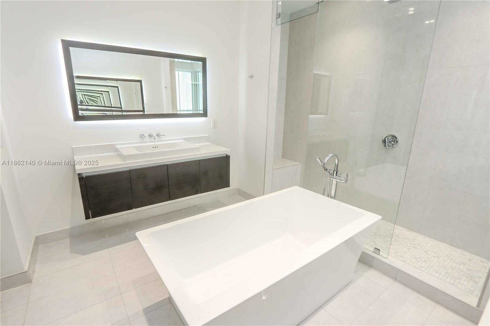 Small Image of 8241 NORTH WEST 34TH DR, Doral Number 14