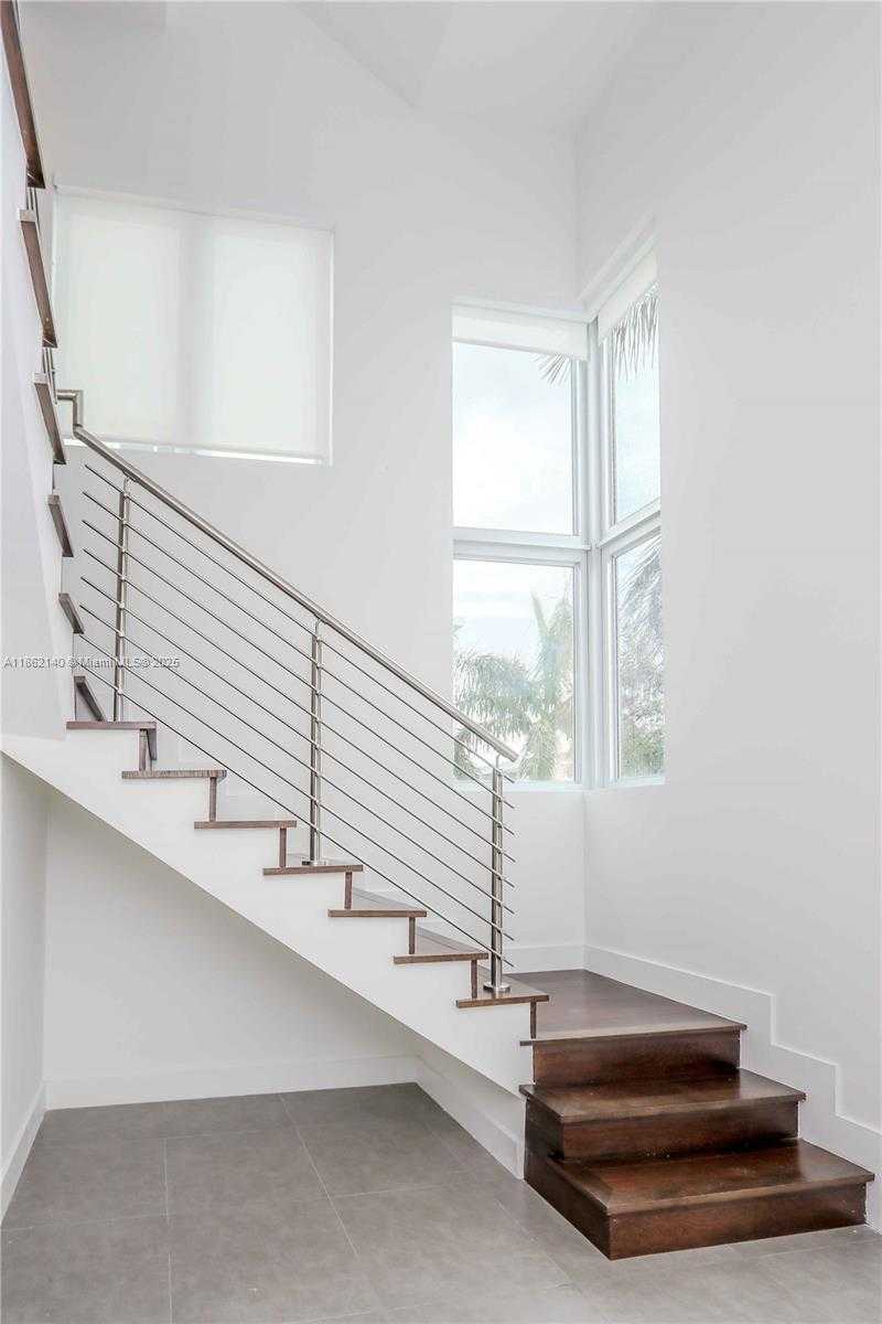 Small Image of 8241 NORTH WEST 34TH DR, Doral Number 9