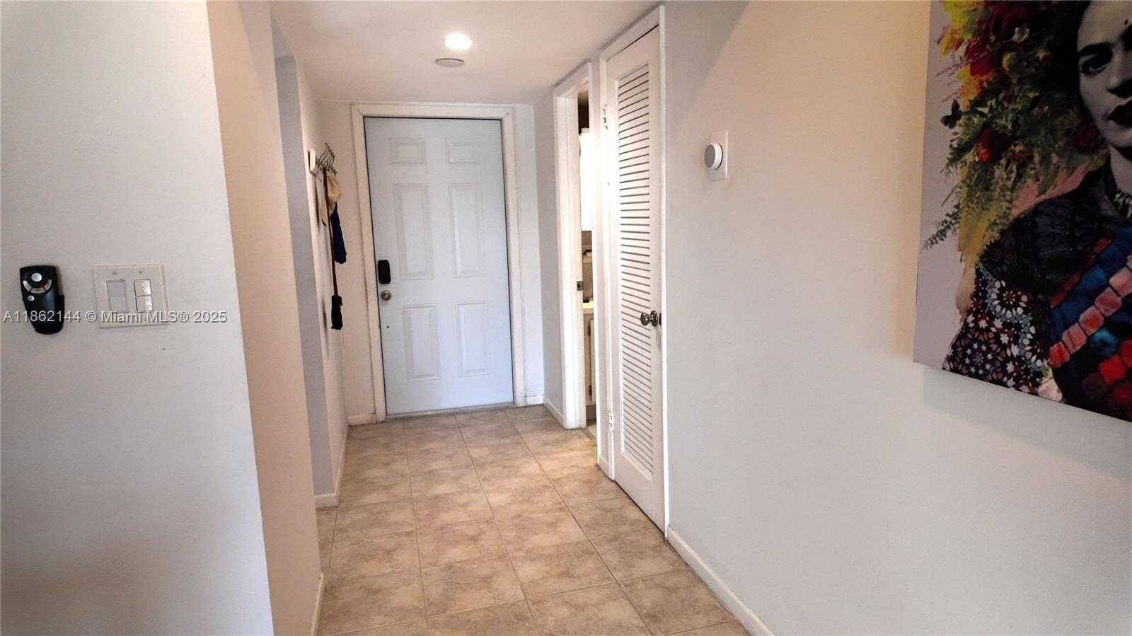 Small Image of 5200 WASHINGTON ST #302, Hollywood Number 11