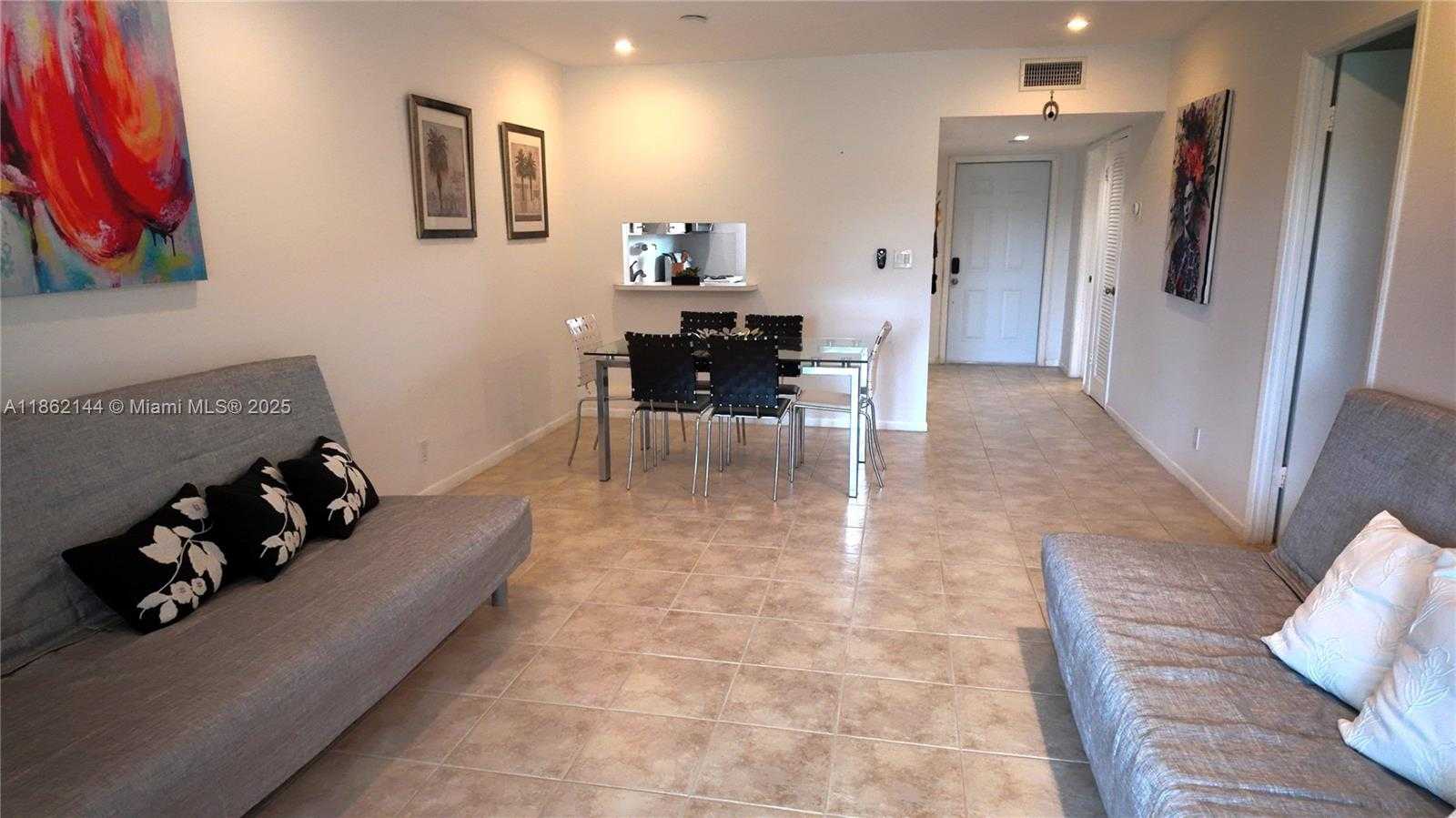 Small Image of 5200 WASHINGTON ST #302, Hollywood Number 15