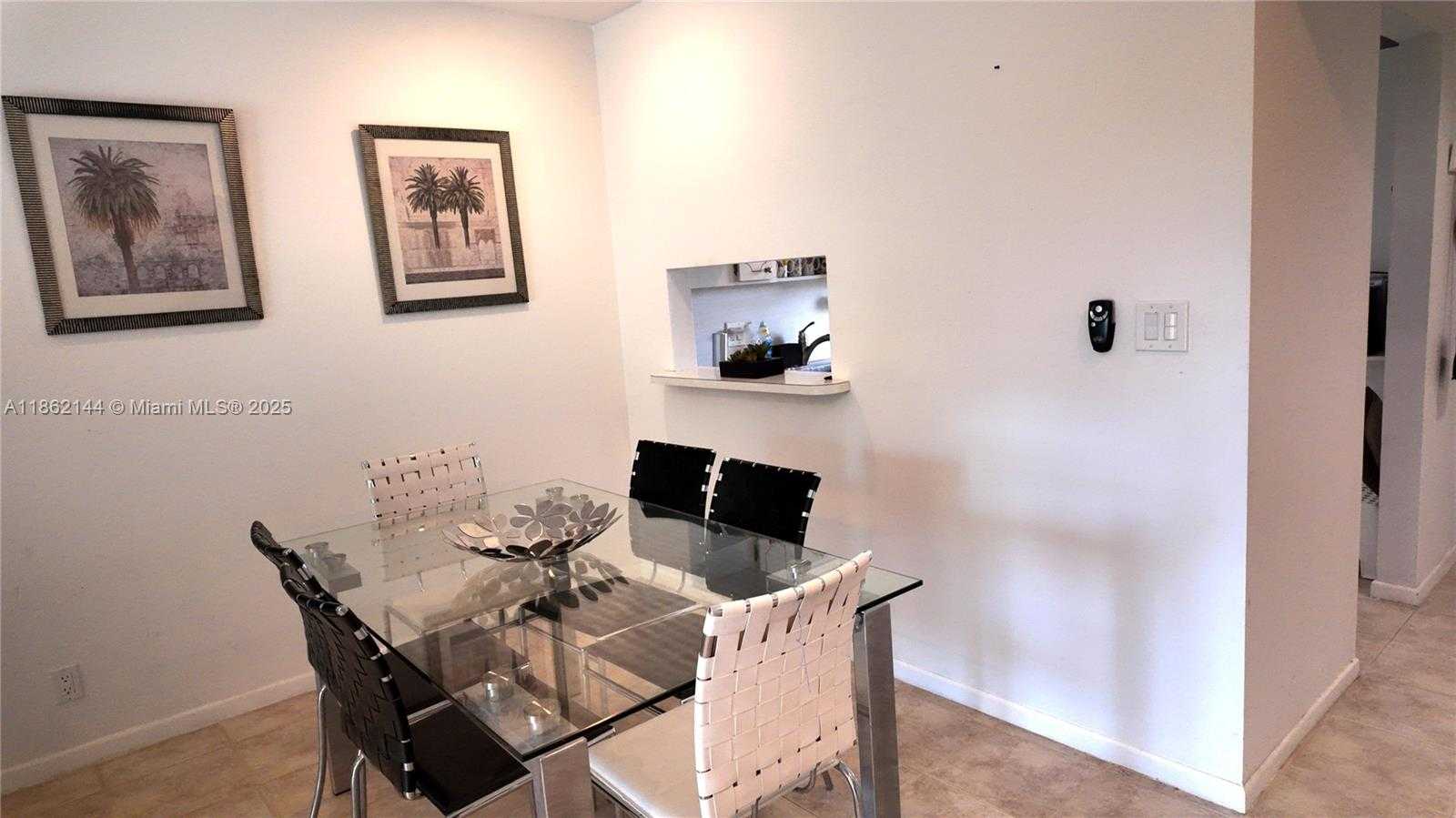 Small Image of 5200 WASHINGTON ST #302, Hollywood Number 18