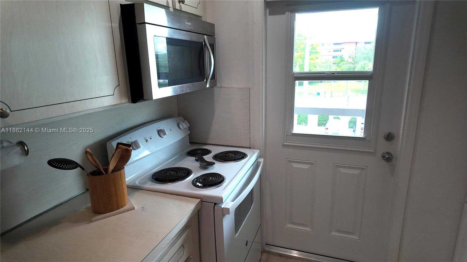 Small Image of 5200 WASHINGTON ST #302, Hollywood Number 22