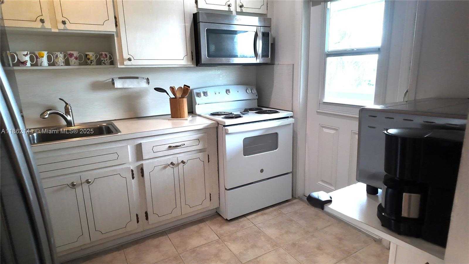 Small Image of 5200 WASHINGTON ST #302, Hollywood Number 23