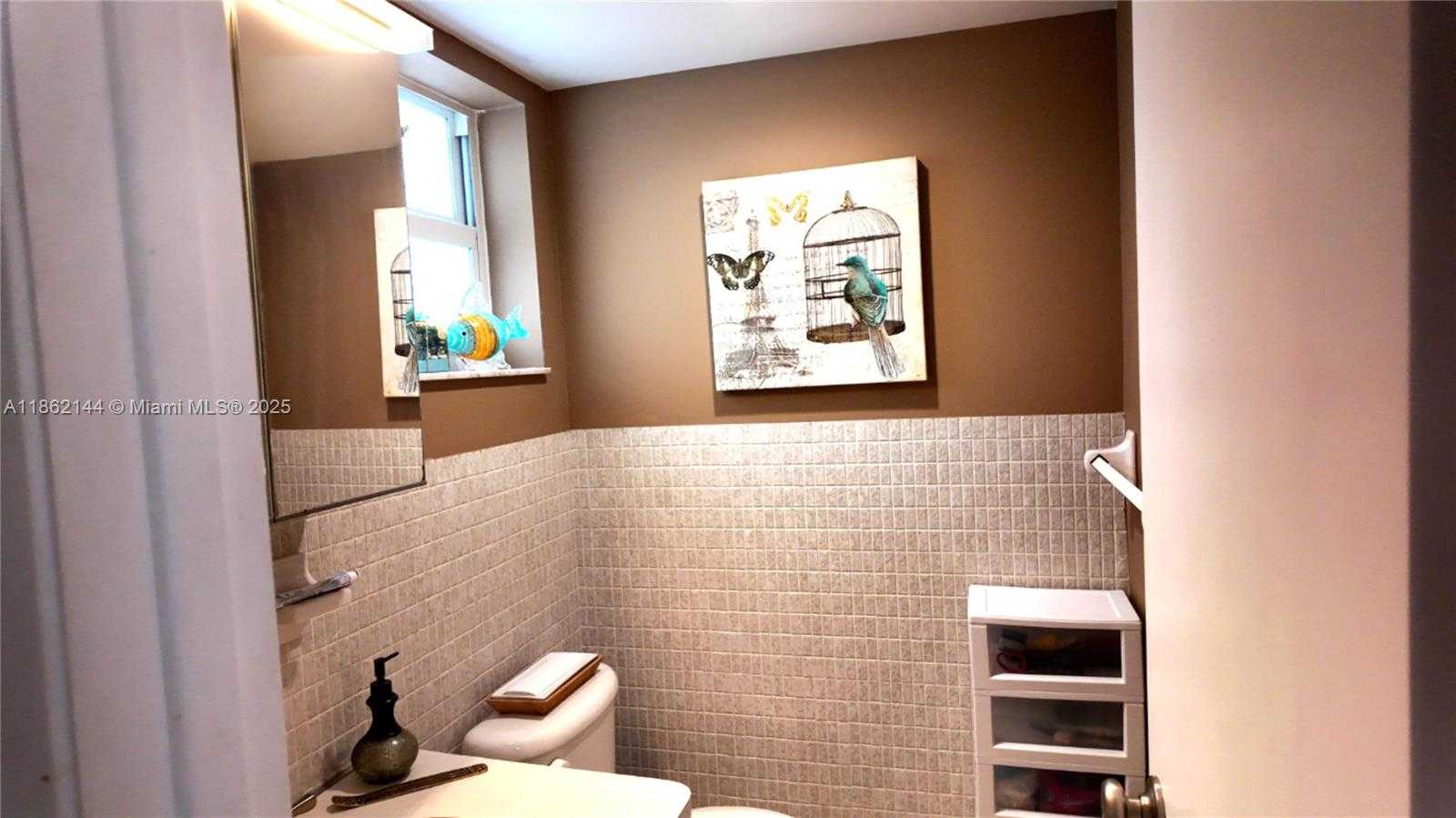 Small Image of 5200 WASHINGTON ST #302, Hollywood Number 26