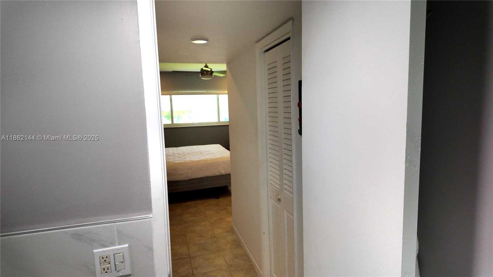 Small Image of 5200 WASHINGTON ST #302, Hollywood Number 30