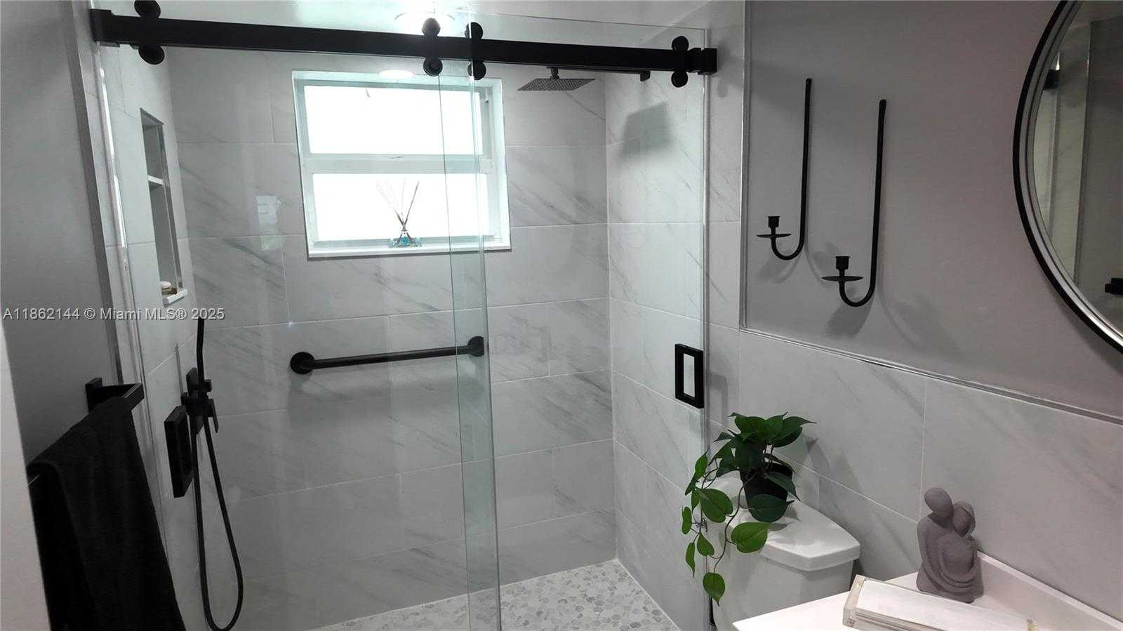 Small Image of 5200 WASHINGTON ST #302, Hollywood Number 32