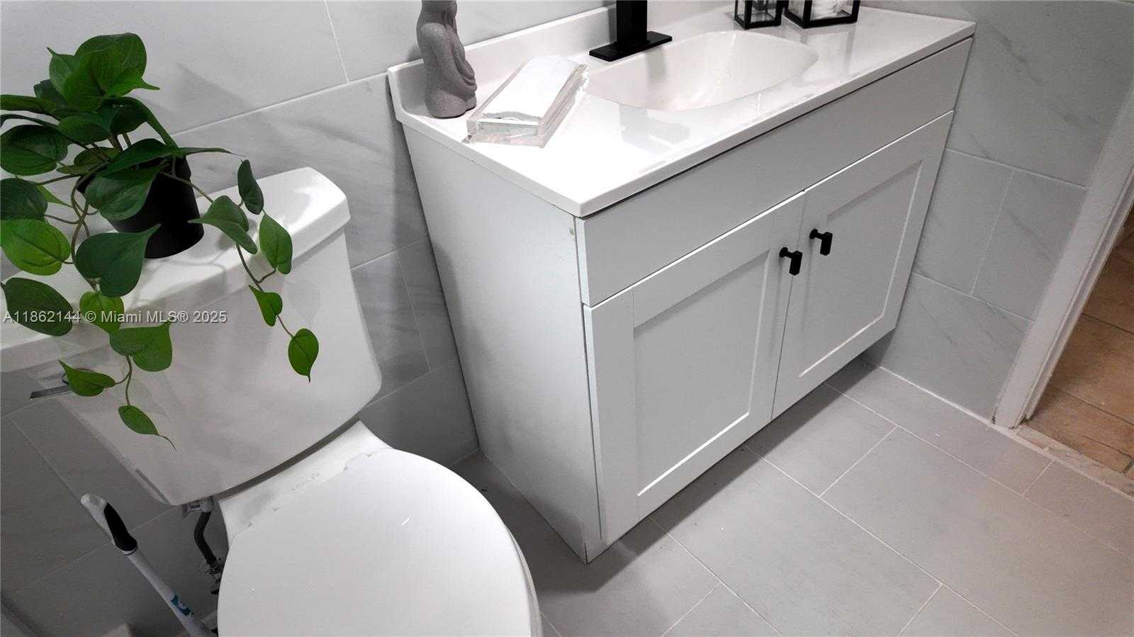 Small Image of 5200 WASHINGTON ST #302, Hollywood Number 35