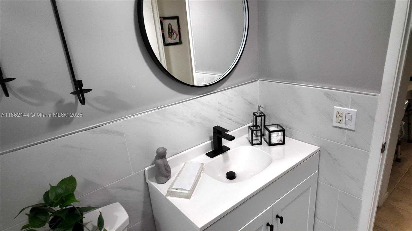 Small Image of 5200 WASHINGTON ST #302, Hollywood Number 36