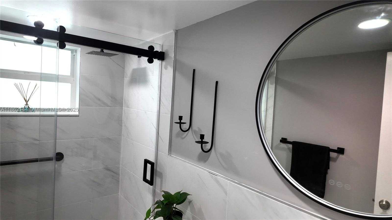 Small Image of 5200 WASHINGTON ST #302, Hollywood Number 37