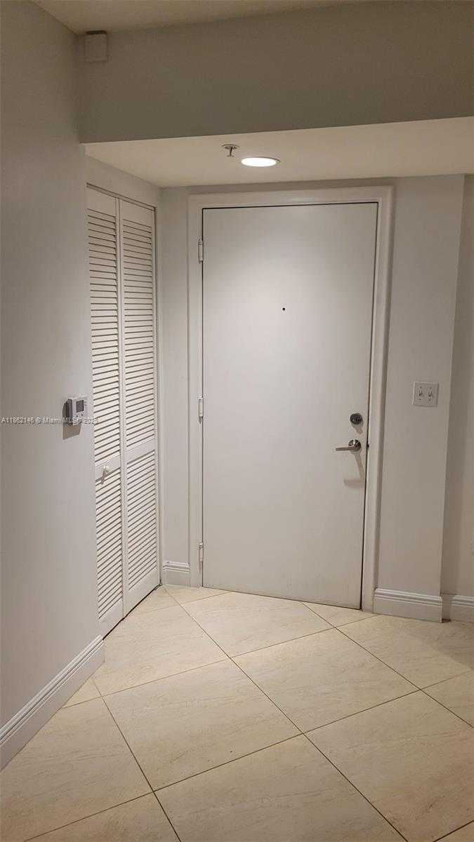 Small Image of 18800 NORTH EAST 29TH AVE #521, Aventura Number 3