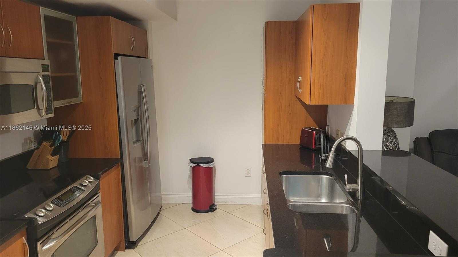 Small Image of 18800 NORTH EAST 29TH AVE #521, Aventura Number 4