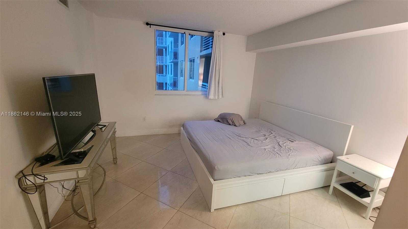 Small Image of 18800 NORTH EAST 29TH AVE #521, Aventura Number 9