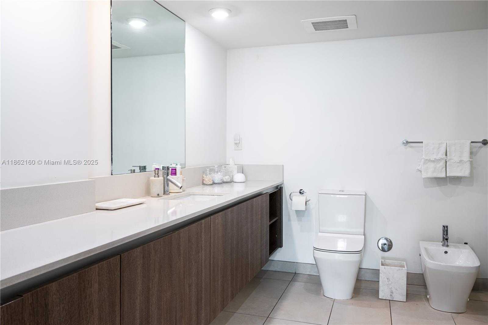 Small Image of 1025 92 ST #706, Bay Harbor Islands Number 15