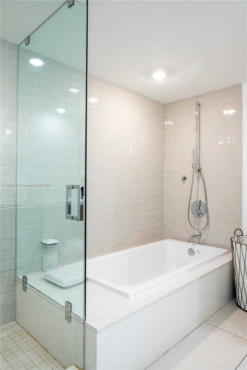 Small Image of 1025 92 ST #706, Bay Harbor Islands Number 17