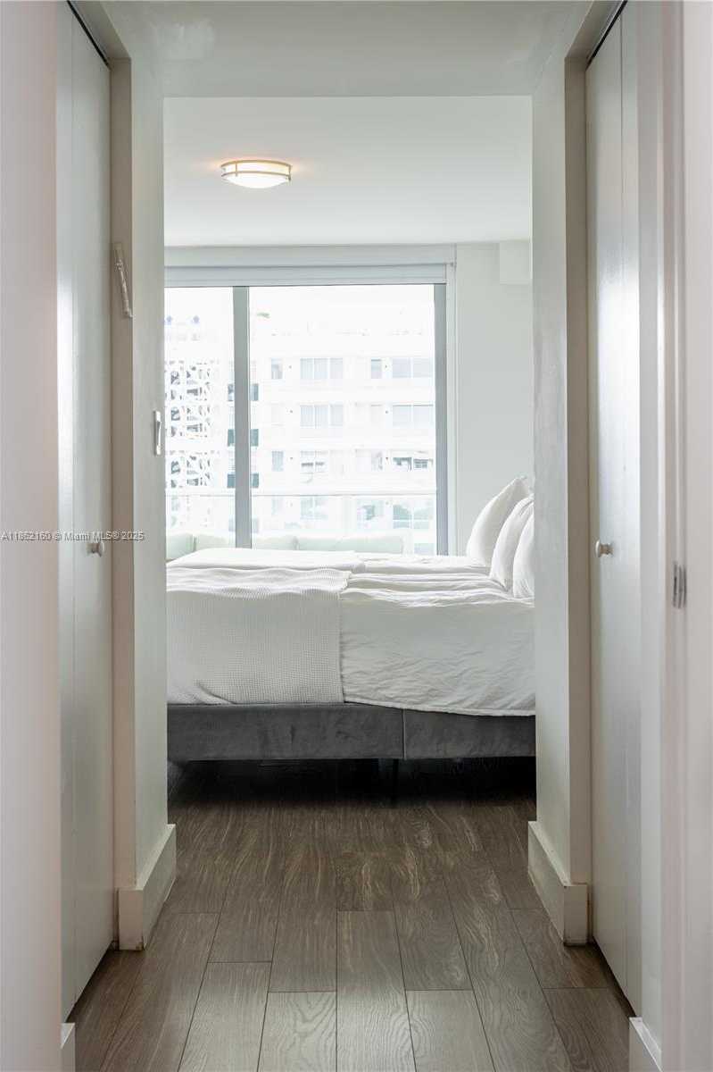 Small Image of 1025 92 ST #706, Bay Harbor Islands Number 18