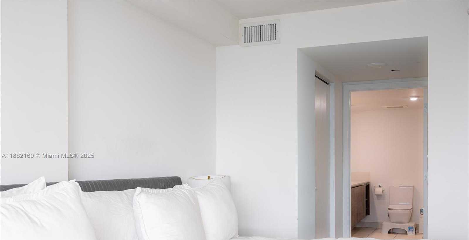 Small Image of 1025 92 ST #706, Bay Harbor Islands Number 19