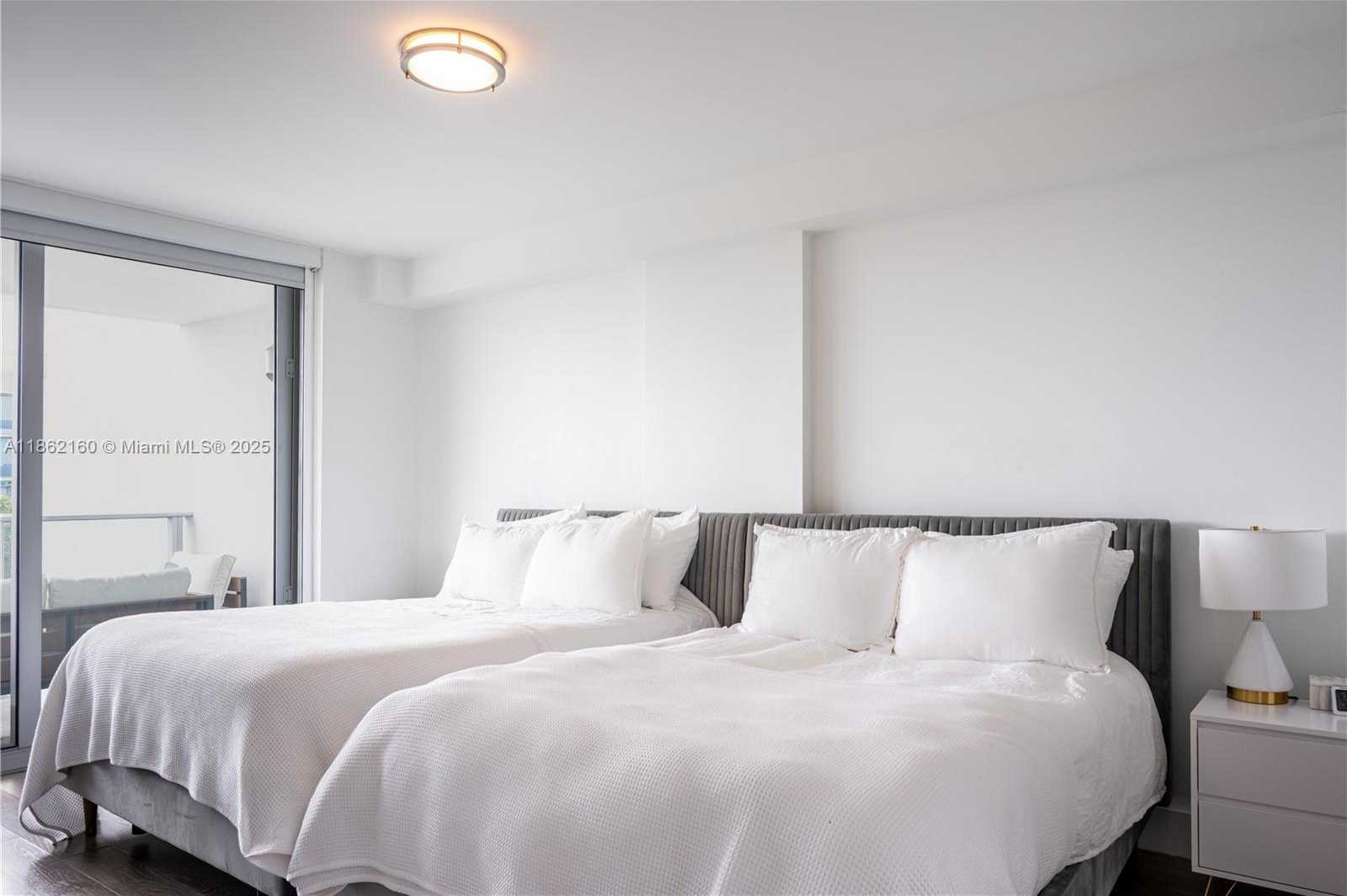 Small Image of 1025 92 ST #706, Bay Harbor Islands Number 21
