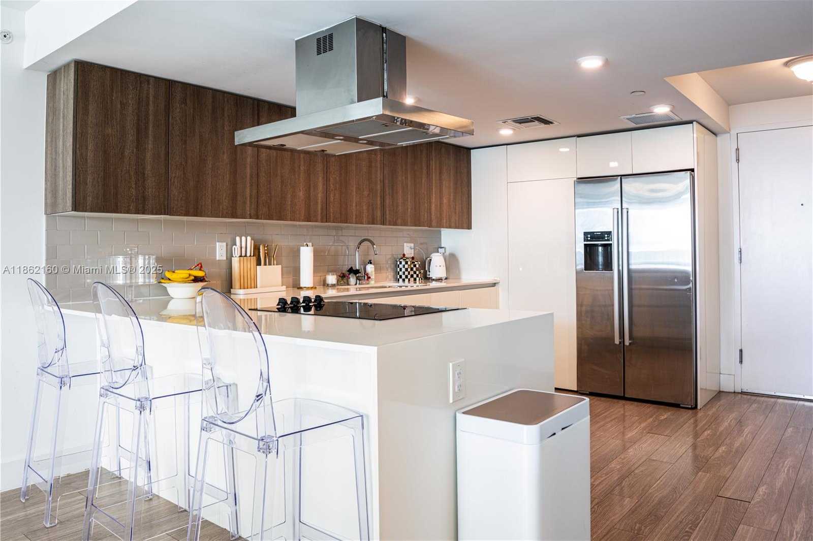 Small Image of 1025 92 ST #706, Bay Harbor Islands Number 6