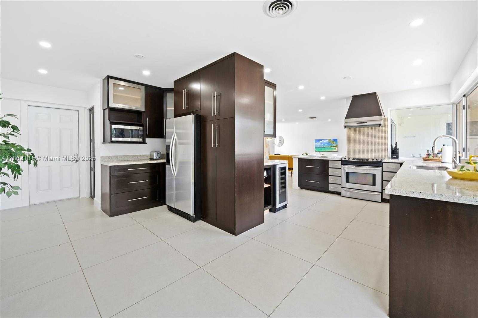 Small Image of 1709 SOUTH WEST 5TH PL, Fort Lauderdale Number 11
