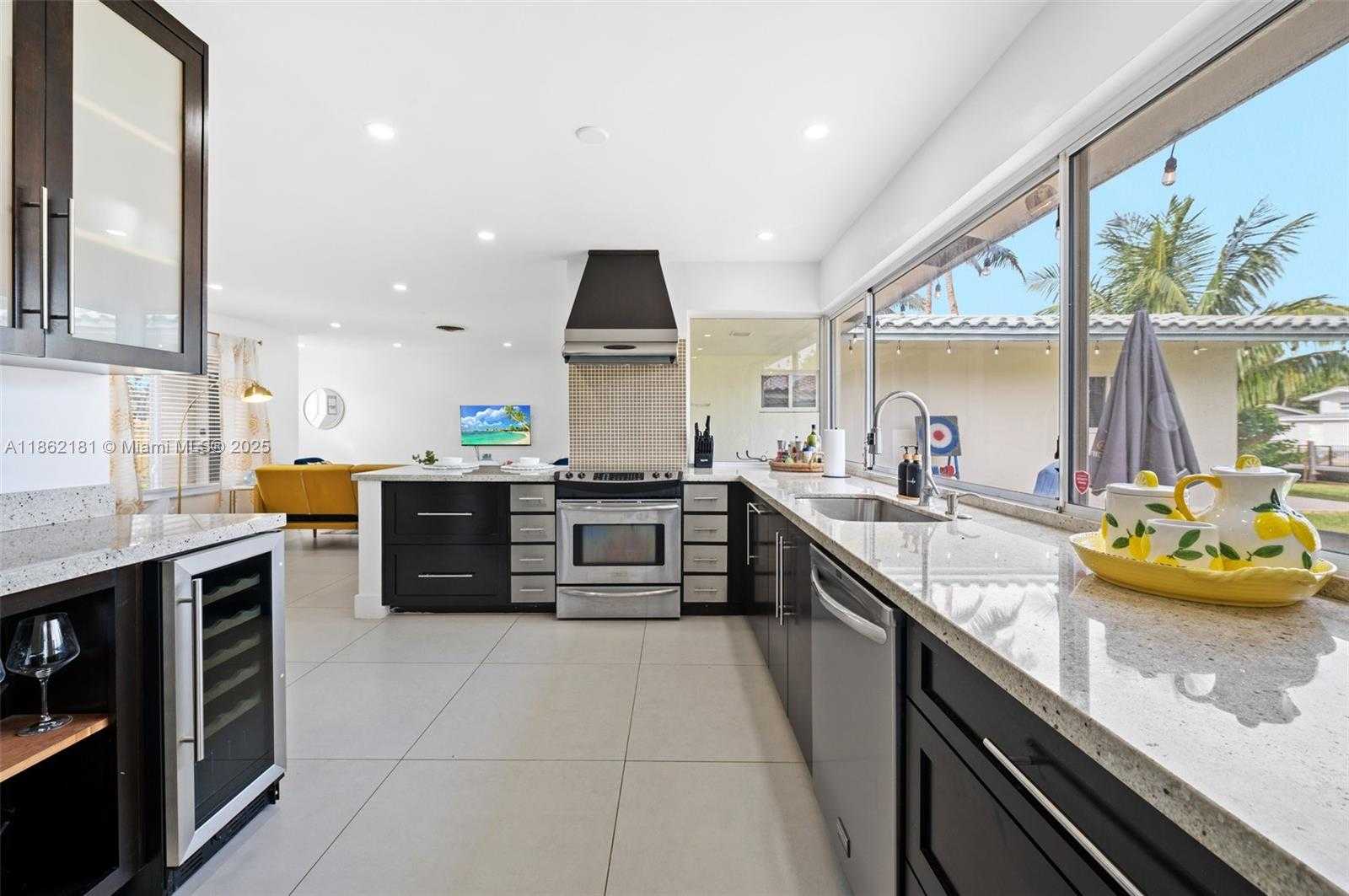 Small Image of 1709 SOUTH WEST 5TH PL, Fort Lauderdale Number 9