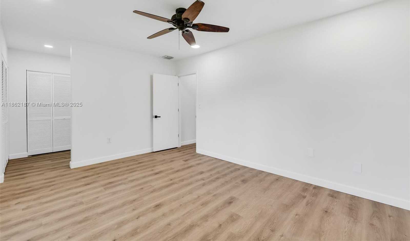 Small Image of 10516 SOUTH WEST 112TH AVE, Miami Number 13