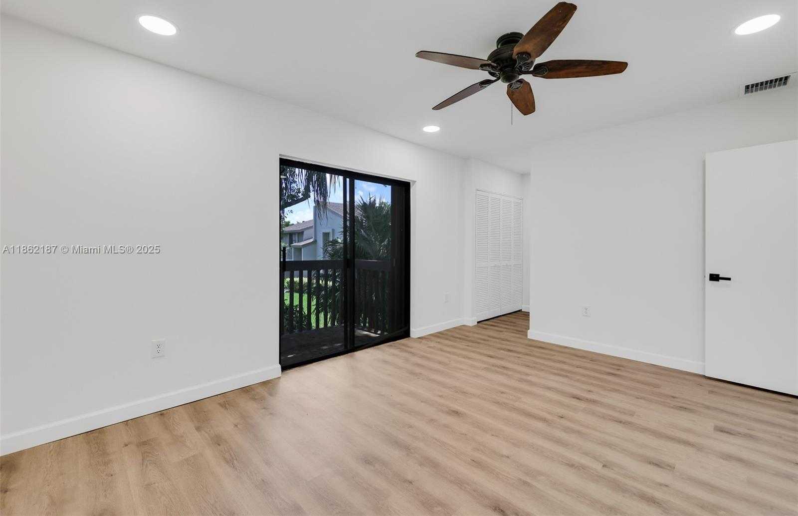Small Image of 10516 SOUTH WEST 112TH AVE, Miami Number 14