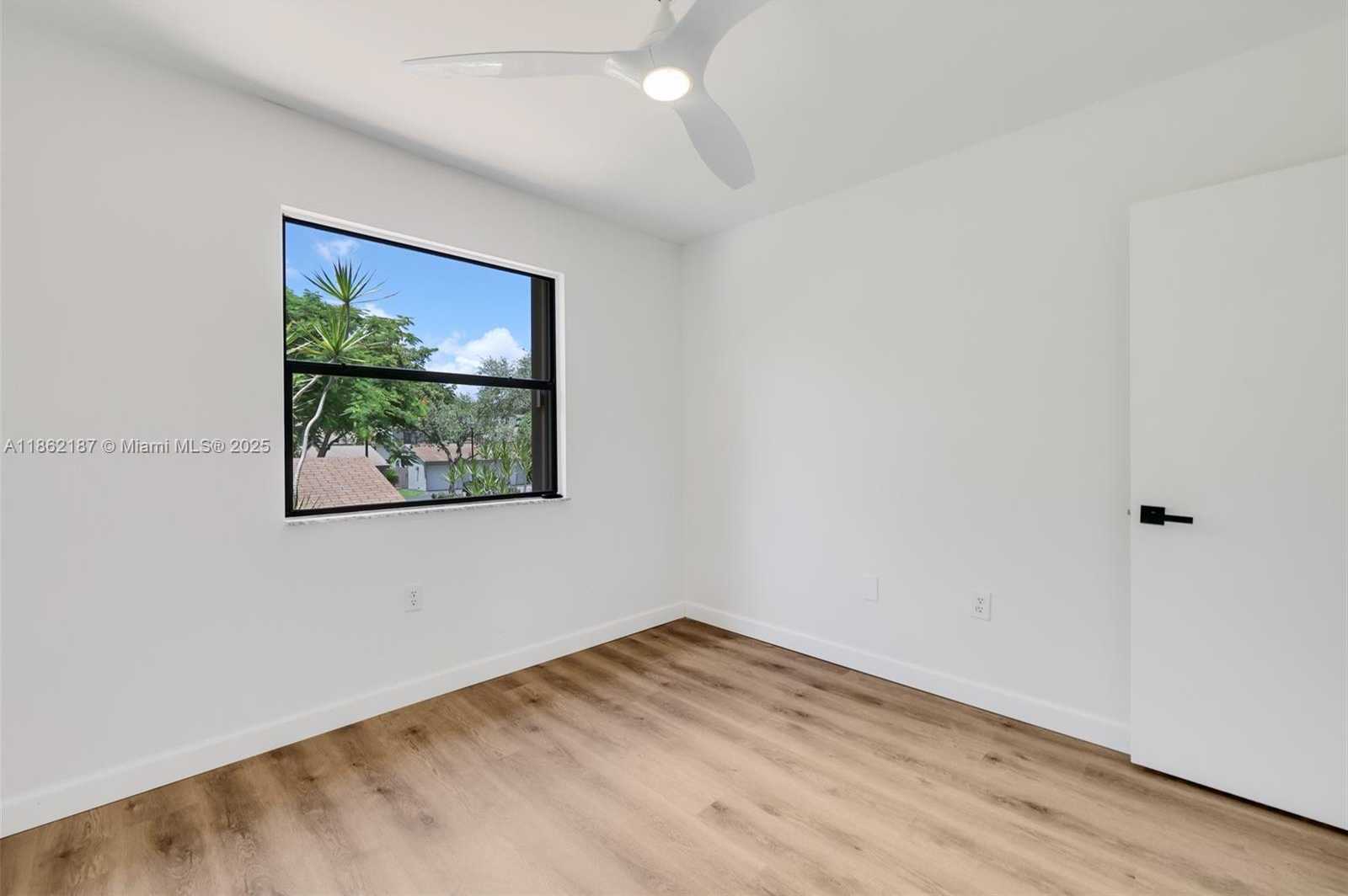 Small Image of 10516 SOUTH WEST 112TH AVE, Miami Number 19