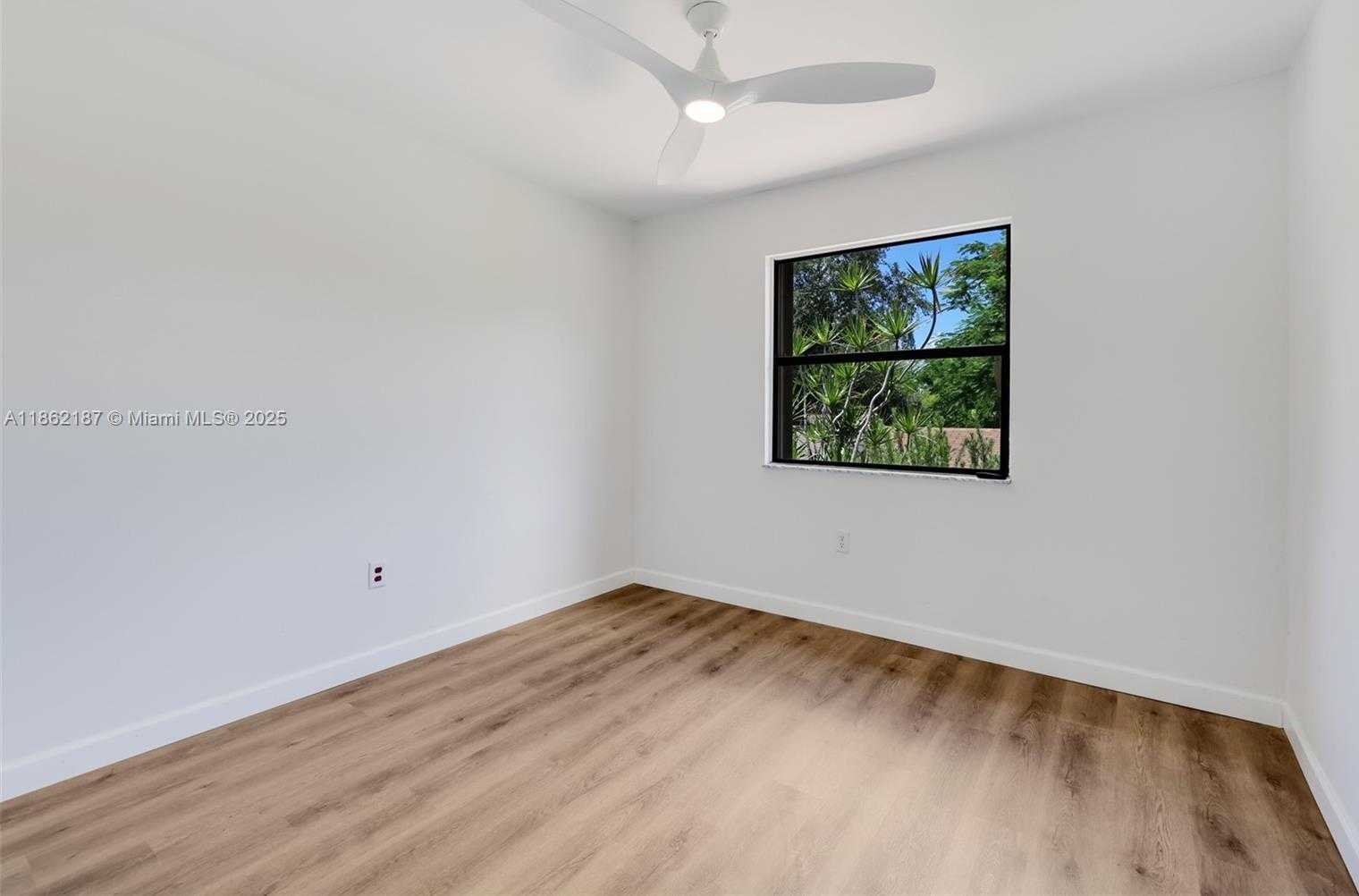 Small Image of 10516 SOUTH WEST 112TH AVE, Miami Number 21