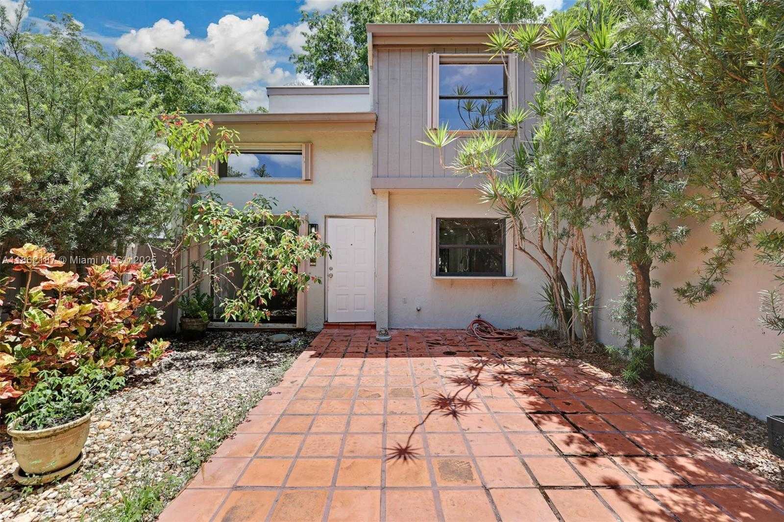 Small Image of 10516 SOUTH WEST 112TH AVE, Miami Number 29
