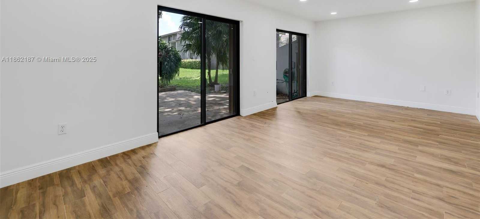 Small Image of 10516 SOUTH WEST 112TH AVE, Miami Number 9