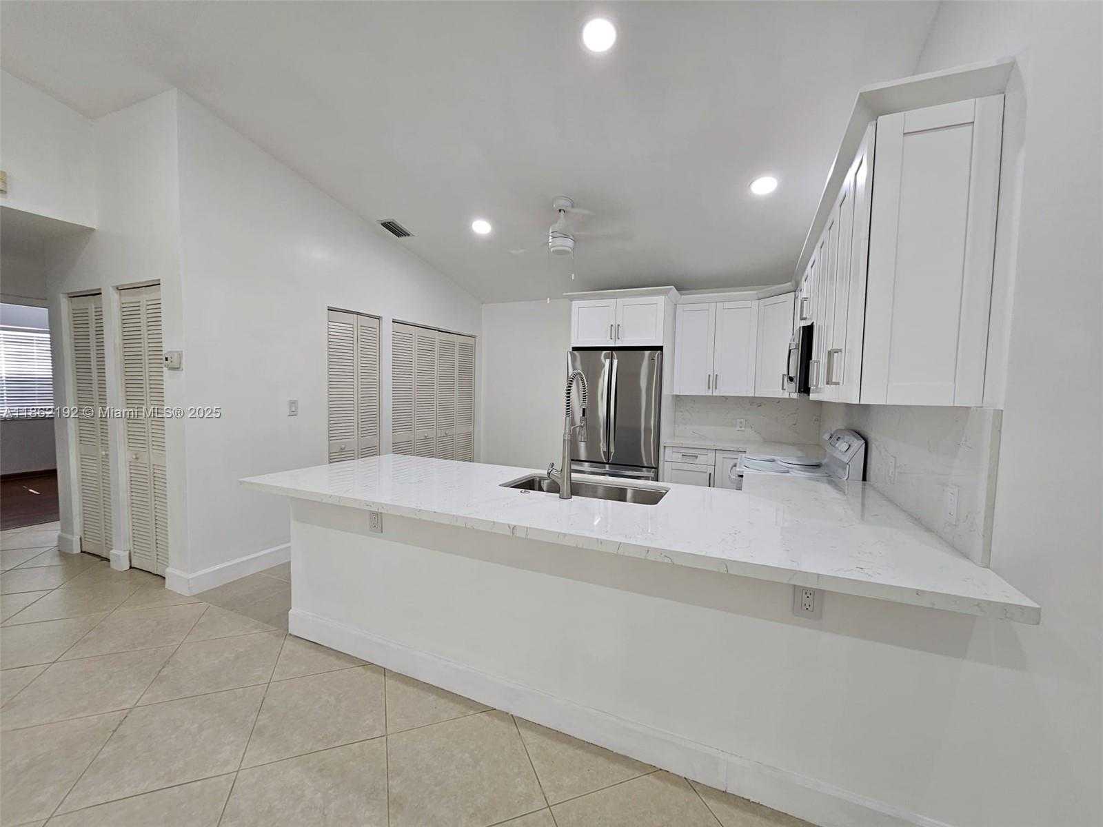 Small Image of 15160 SOUTH WEST 128TH AVE, Miami Number 4