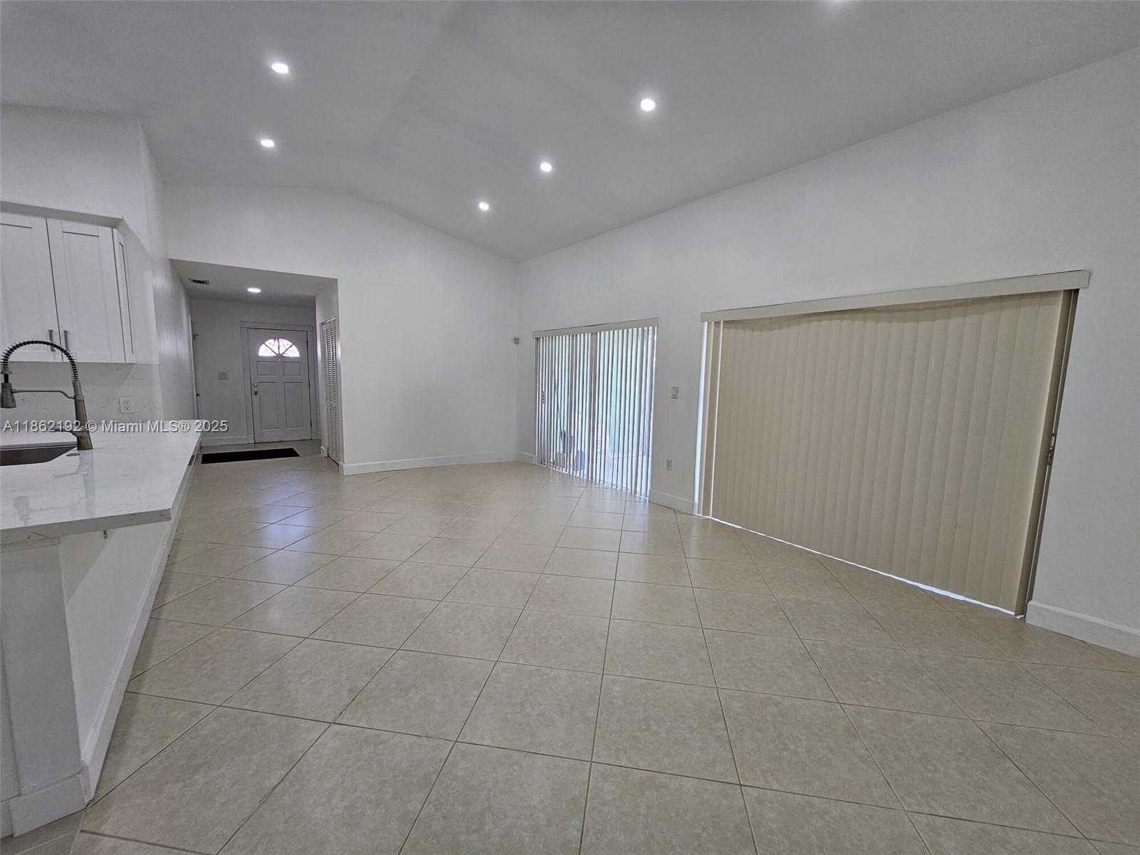 Small Image of 15160 SOUTH WEST 128TH AVE, Miami Number 5