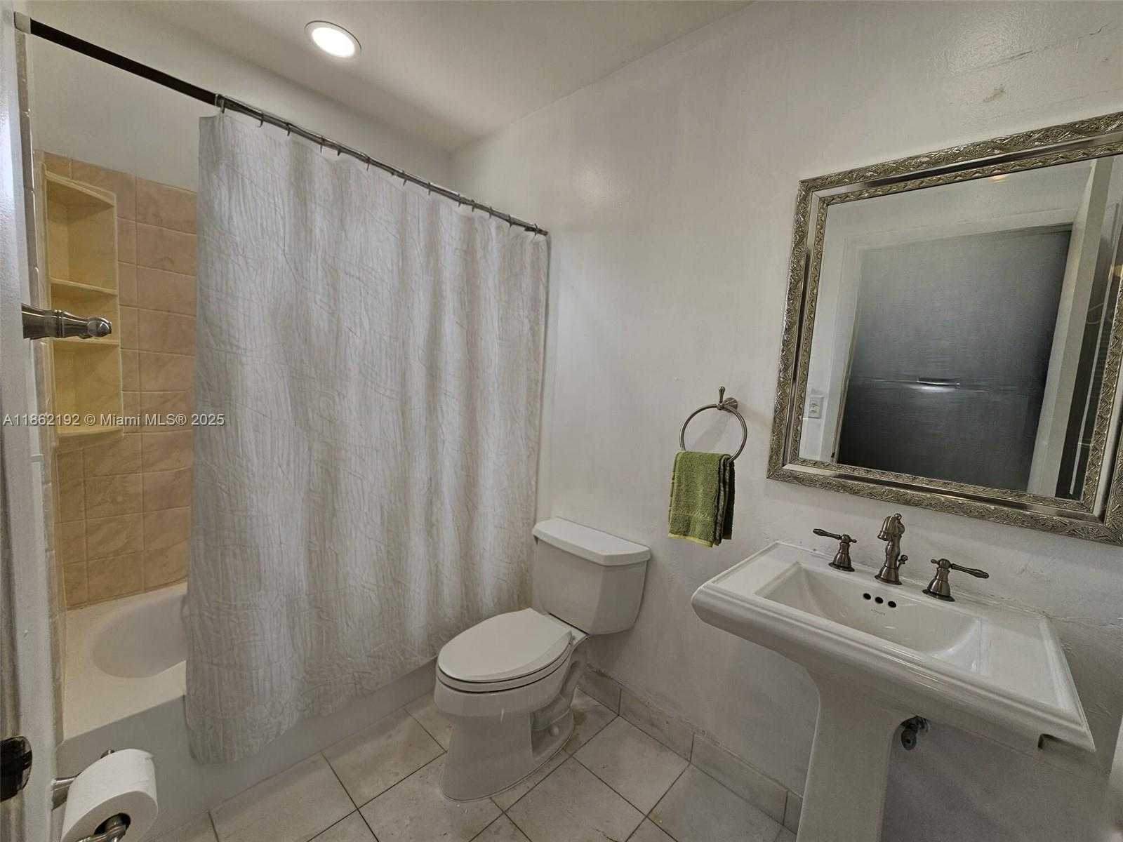 Small Image of 15160 SOUTH WEST 128TH AVE, Miami Number 7