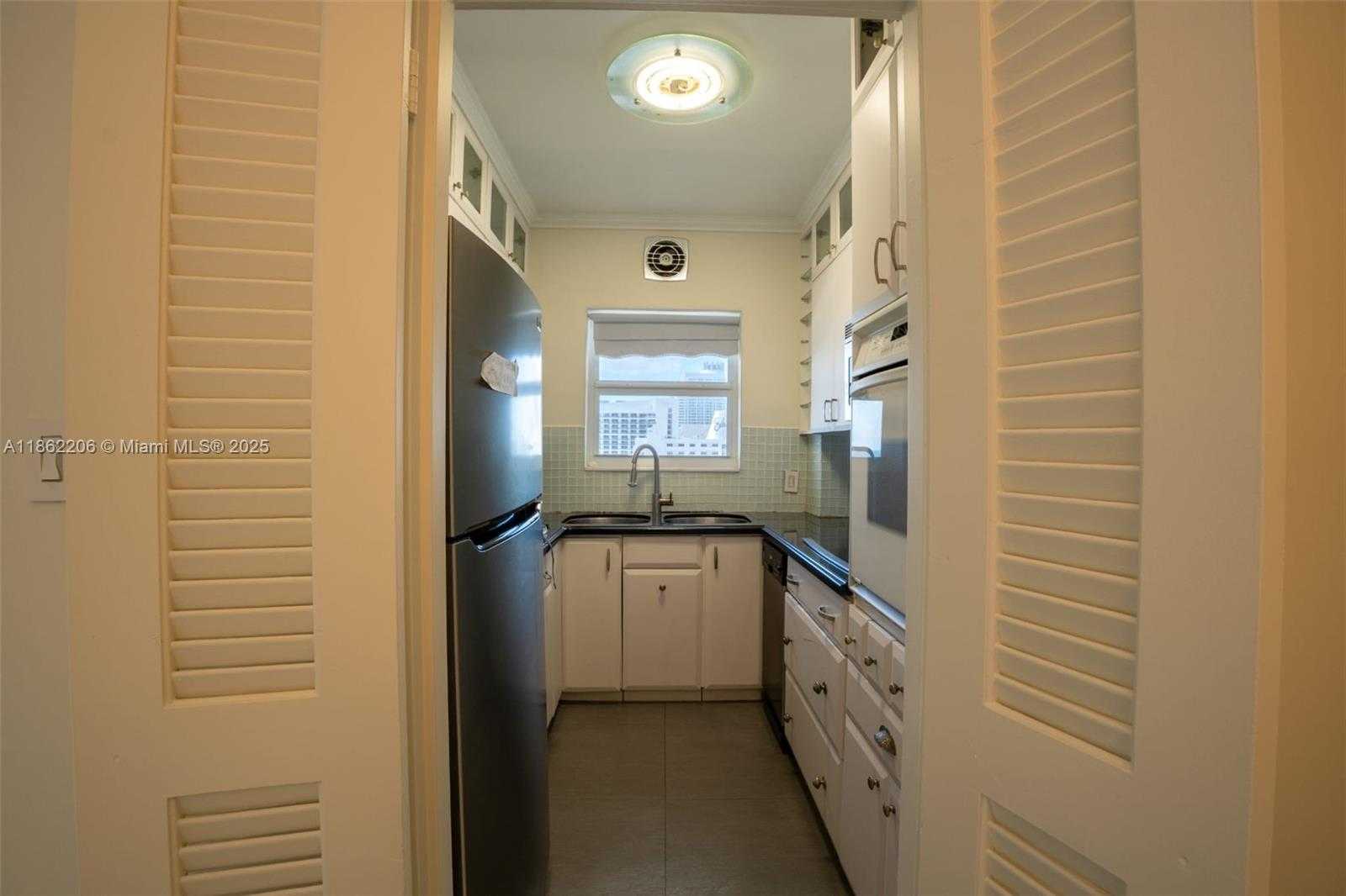 Small Image of 4747 COLLINS AVE #1510, Miami Beach Number 18