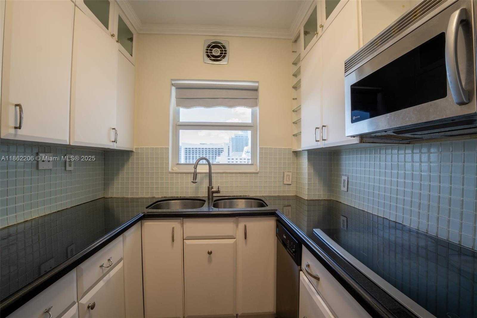 Small Image of 4747 COLLINS AVE #1510, Miami Beach Number 19