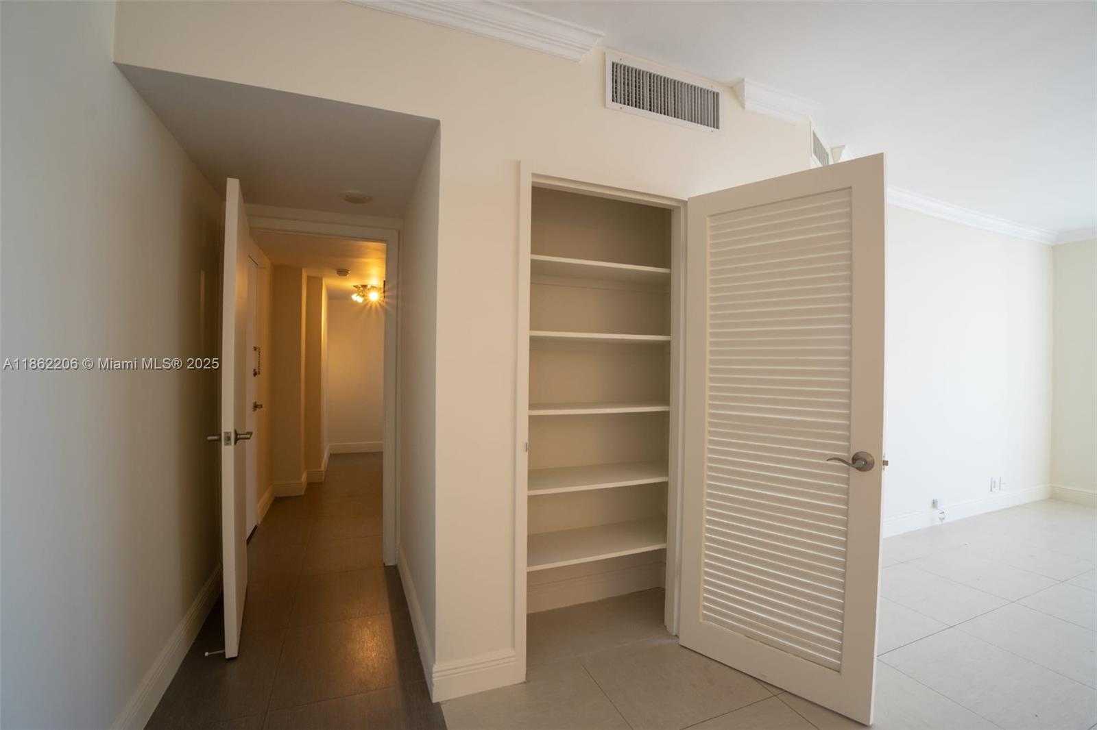 Small Image of 4747 COLLINS AVE #1510, Miami Beach Number 21