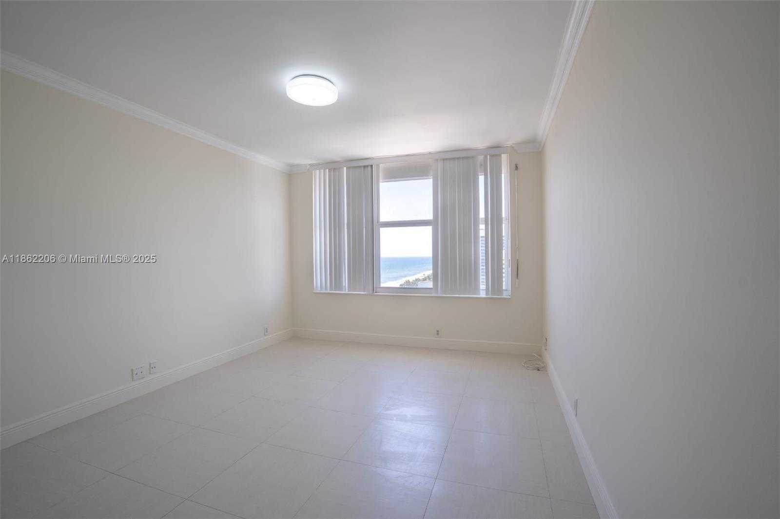 Small Image of 4747 COLLINS AVE #1510, Miami Beach Number 26