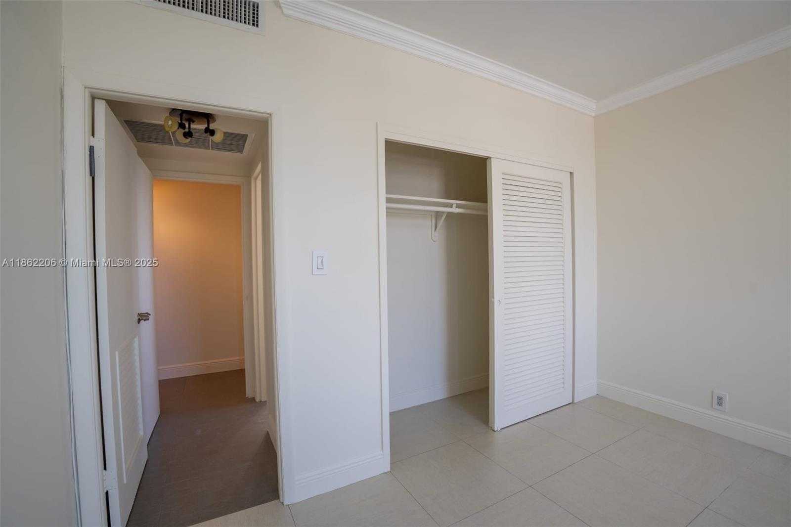 Small Image of 4747 COLLINS AVE #1510, Miami Beach Number 27