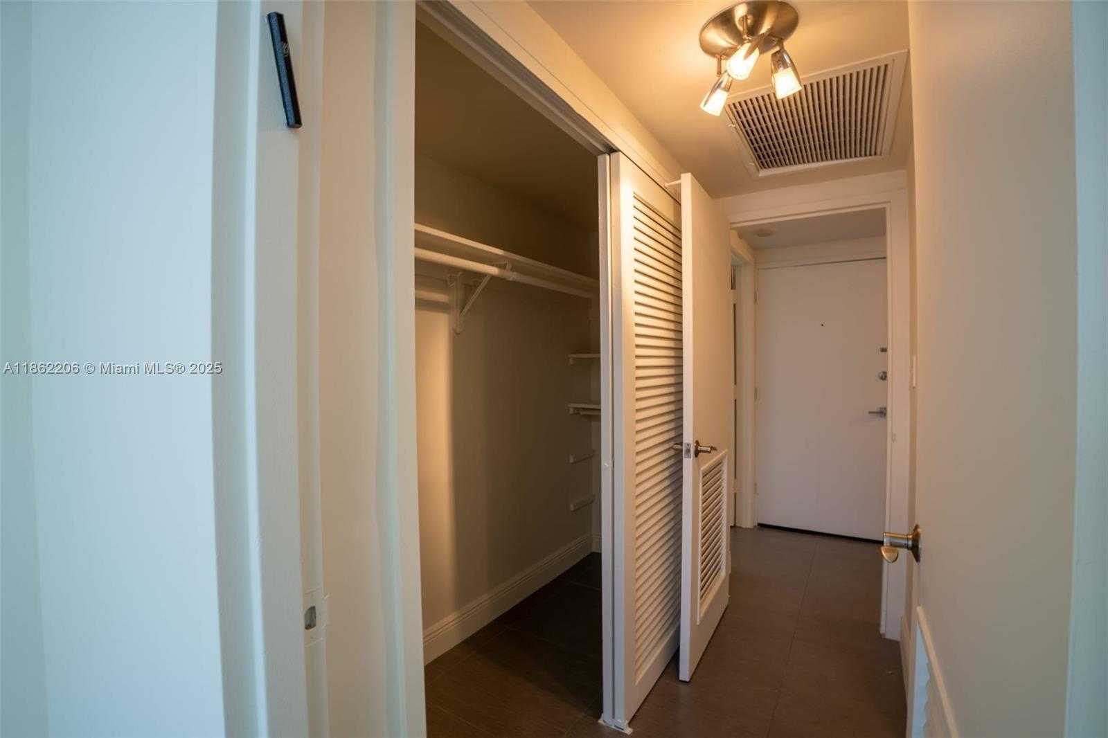 Small Image of 4747 COLLINS AVE #1510, Miami Beach Number 28
