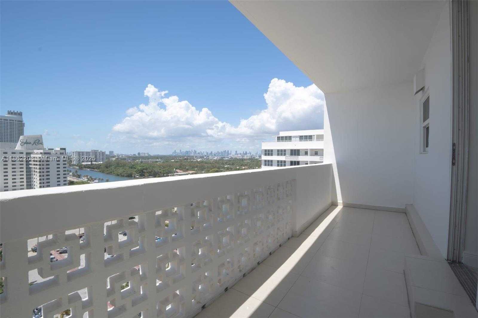 Small Image of 4747 COLLINS AVE #1510, Miami Beach Number 31