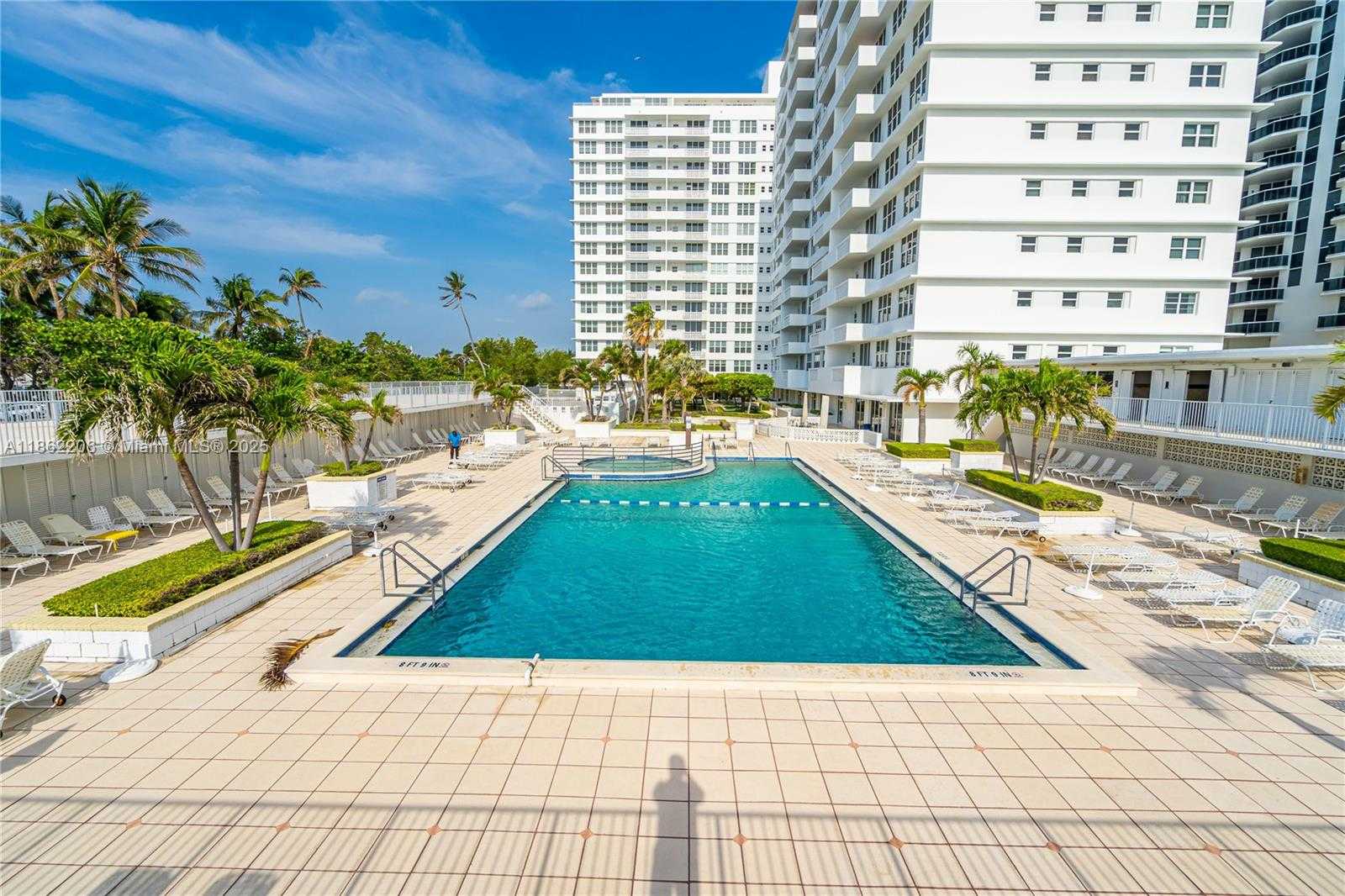 Small Image of 4747 COLLINS AVE #1510, Miami Beach Number 9