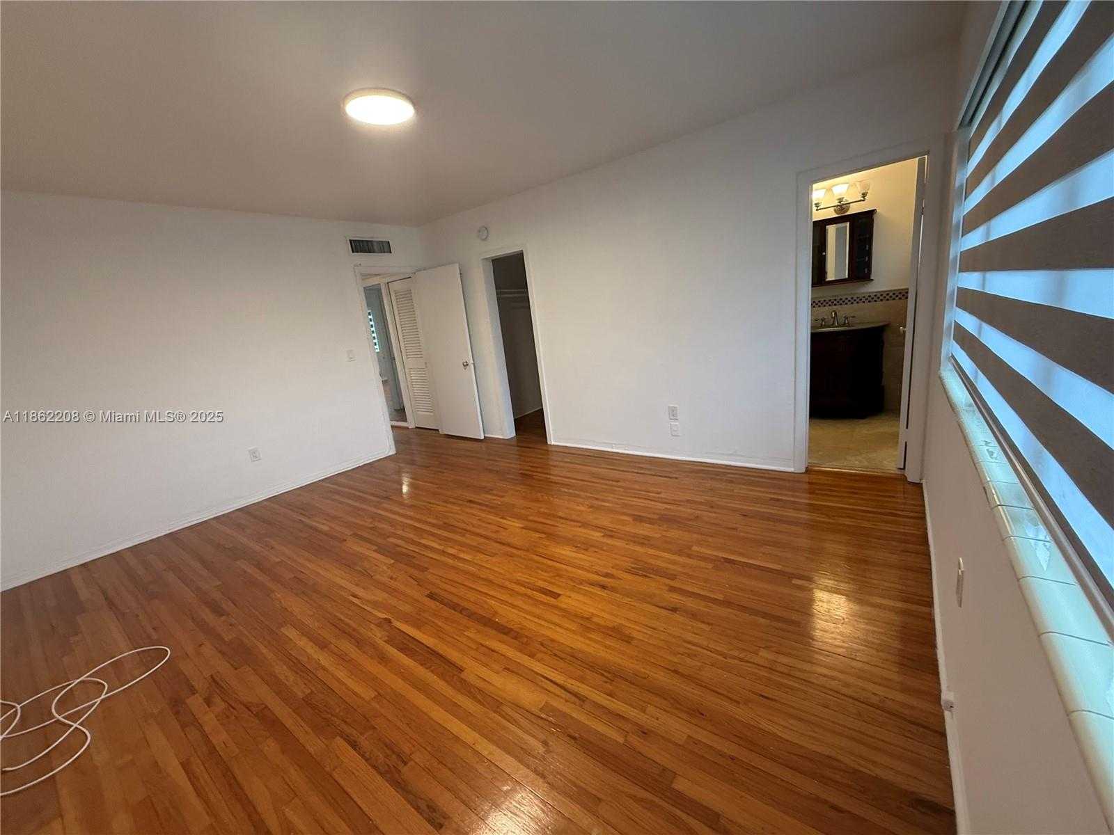 Small Image of 1101 98TH ST #5, Bay Harbor Islands Number 6