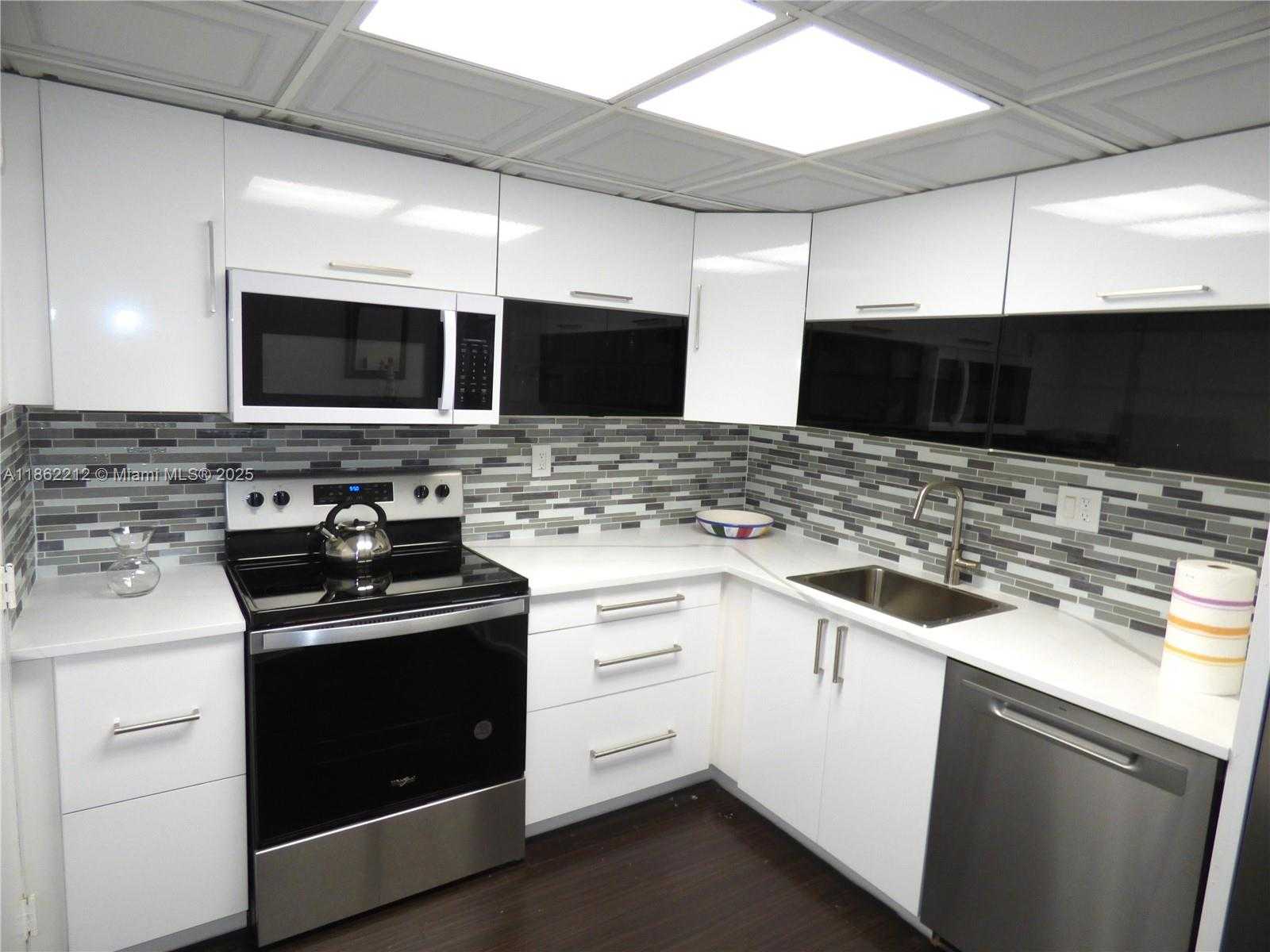 Small Image of 3725 SOUTH OCEAN DR #1419, Hollywood Number 4