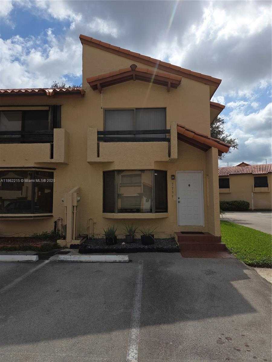 Small Image of 7799 SOUTH WEST 102ND LN, Miami Number 2