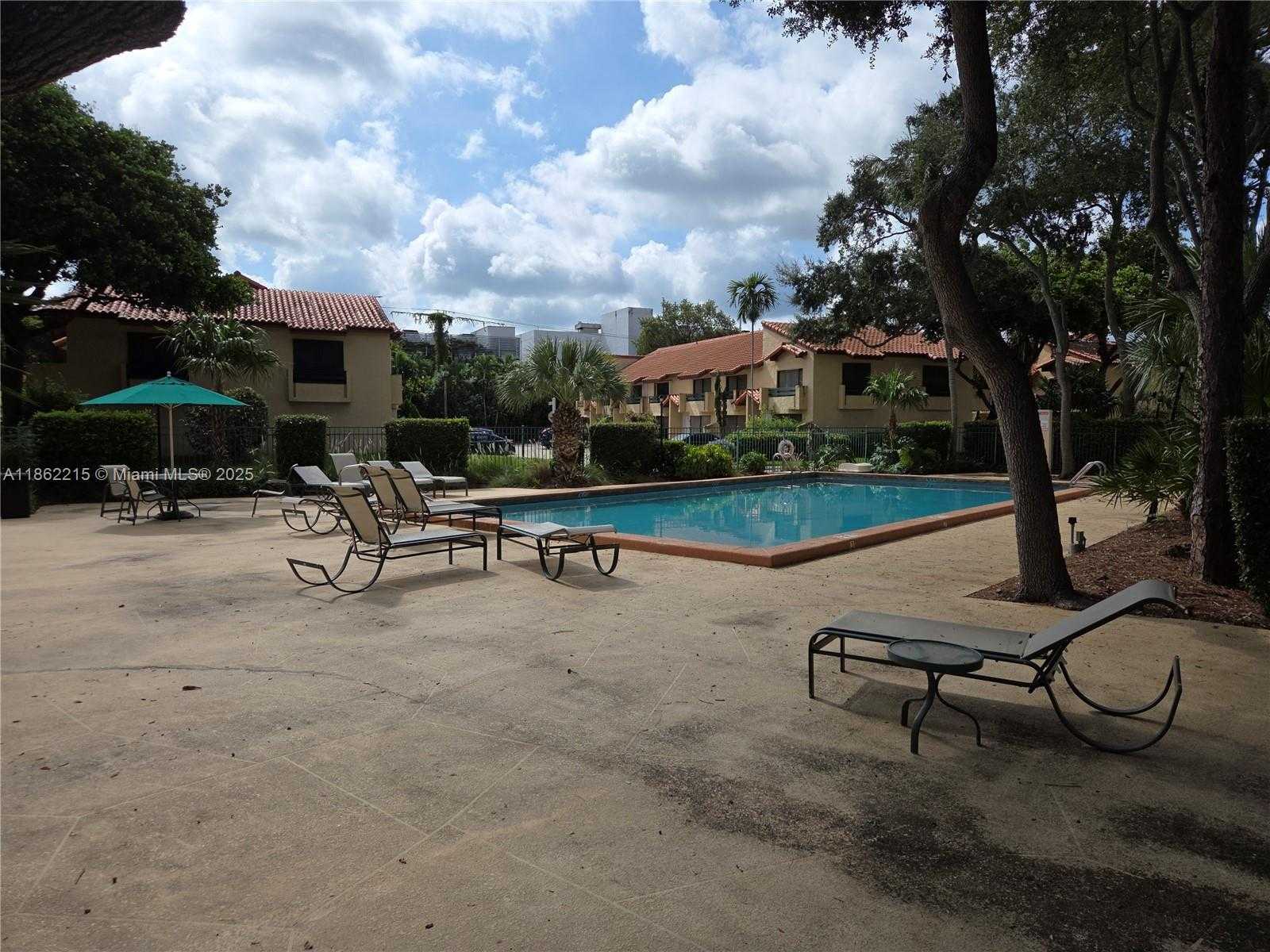 Small Image of 7799 SOUTH WEST 102ND LN, Miami Number 3