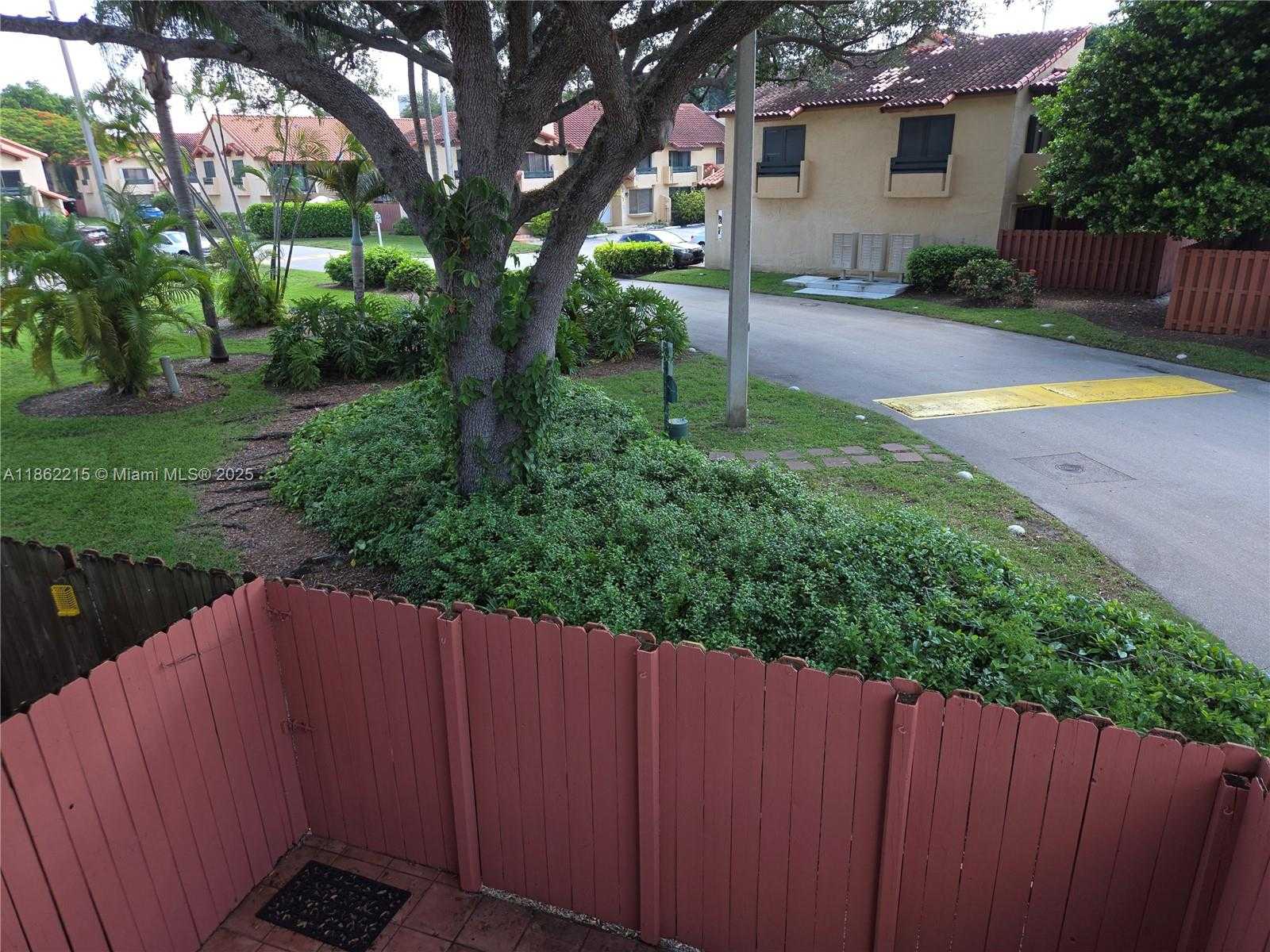 Small Image of 7799 SOUTH WEST 102ND LN, Miami Number 6