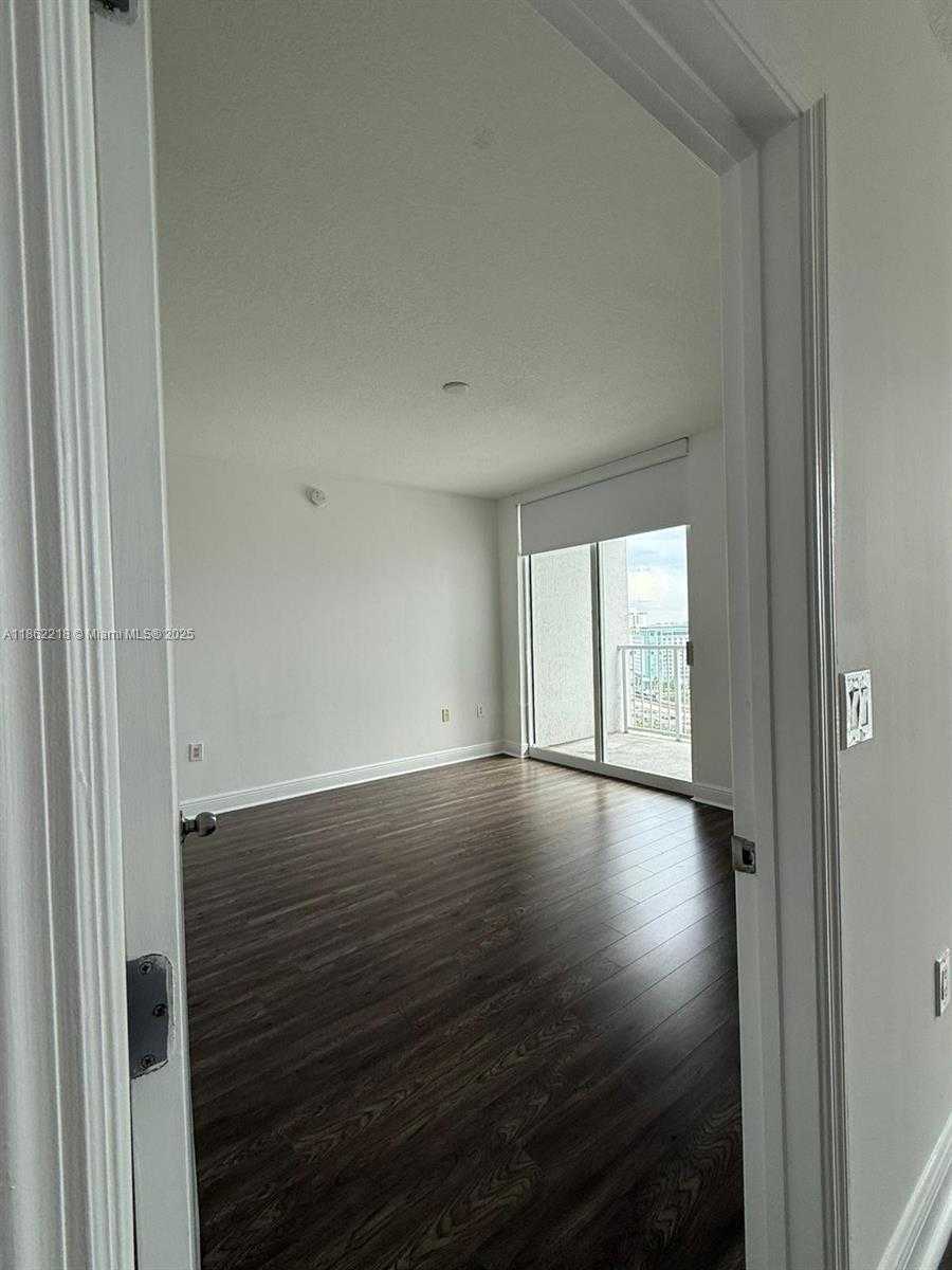 Small Image of 1250 SOUTH MIAMI AVE #1507, Miami Number 3