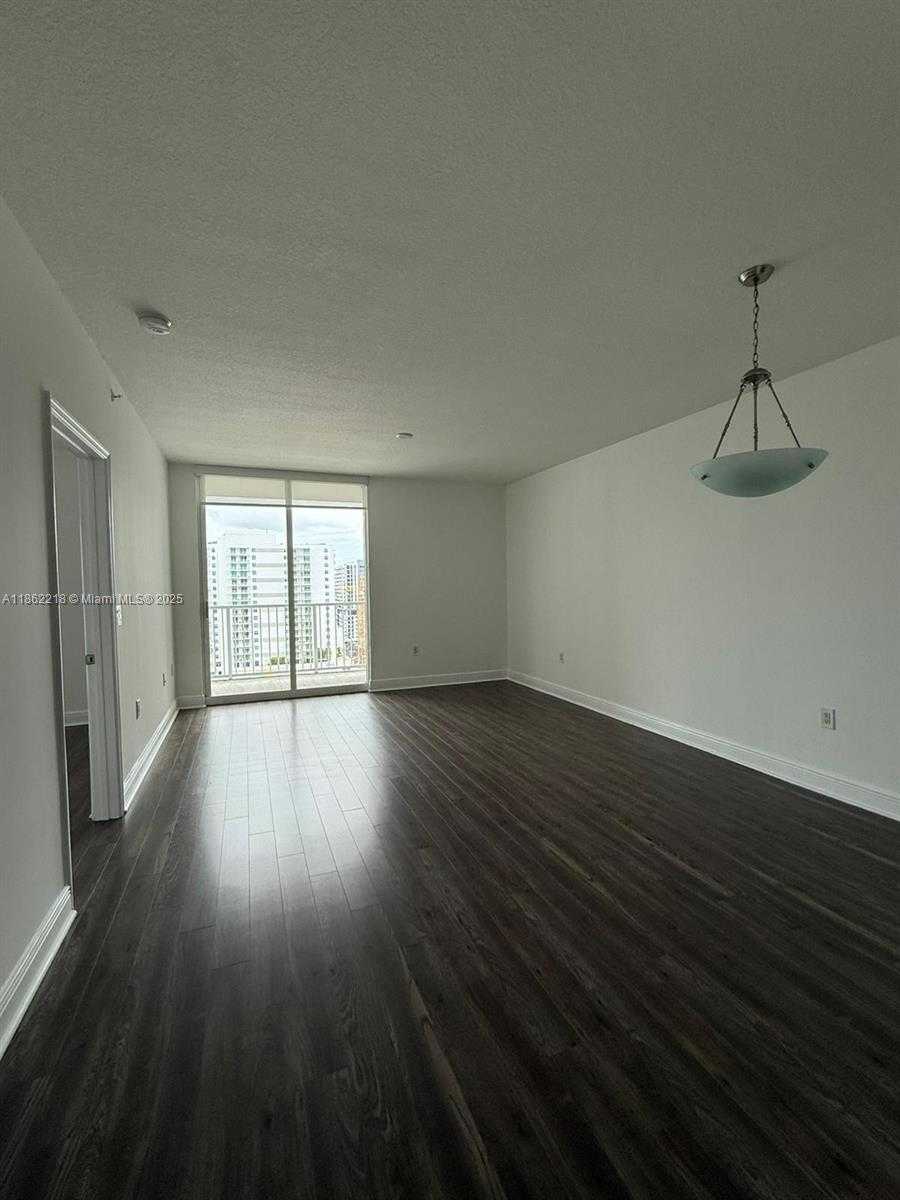 Small Image of 1250 SOUTH MIAMI AVE #1507, Miami Number 4