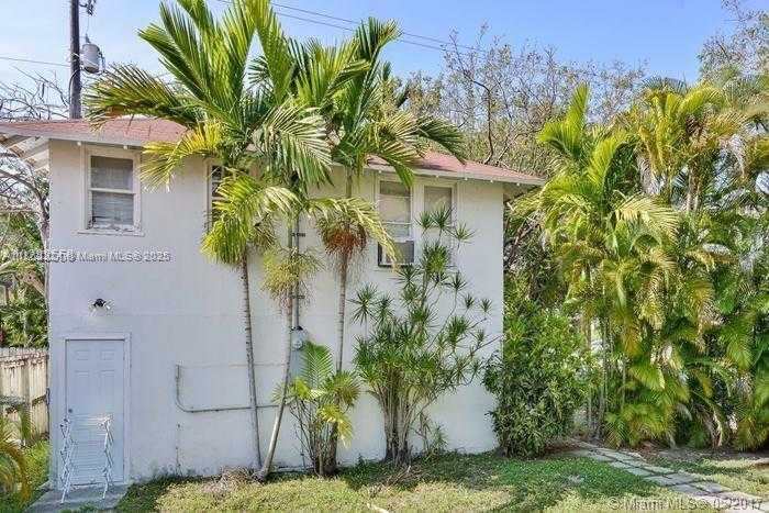 Small Image of 2000 SOUTH MIAMI AVE, Miami Number 26