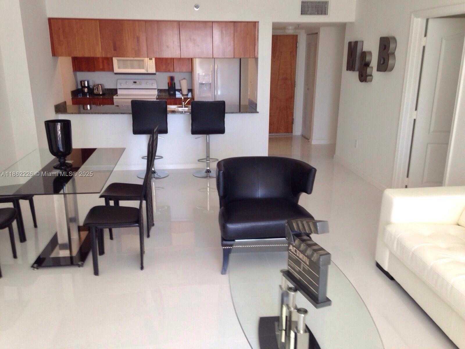 Small Image of 1200 BRICKELL BAY DR #3121, Miami Number 4